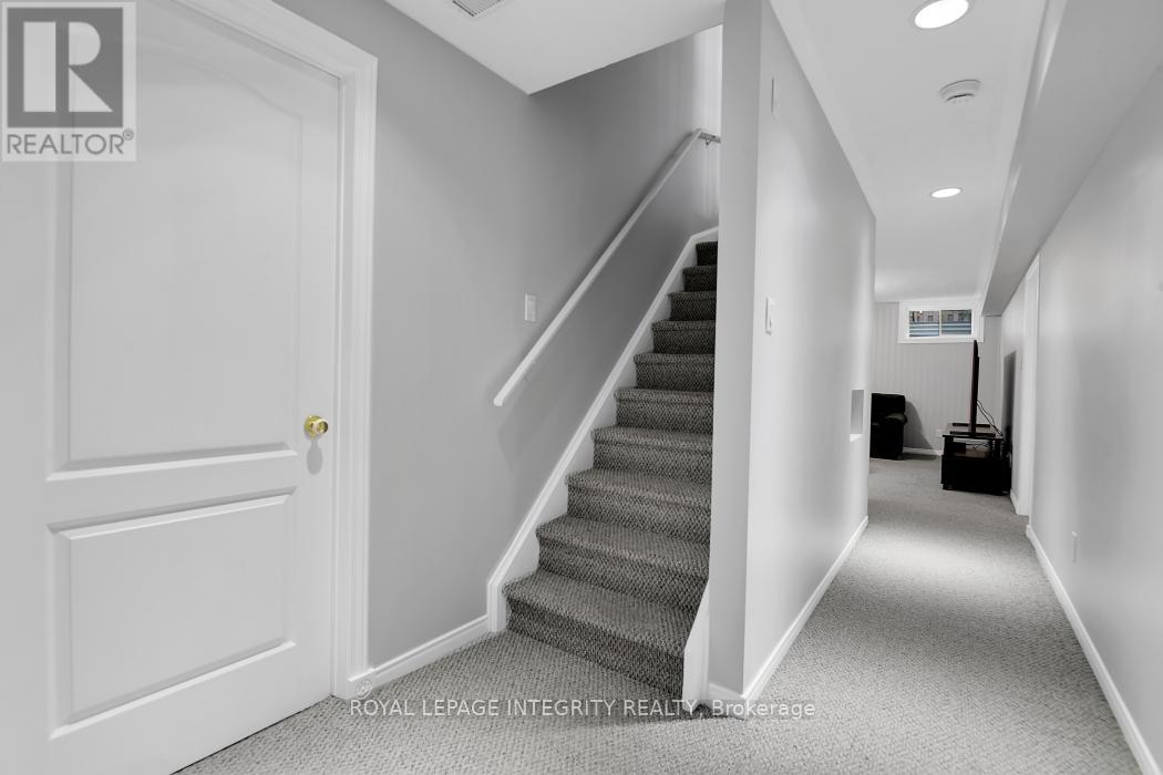 97 GRENADIER WAY - 24
