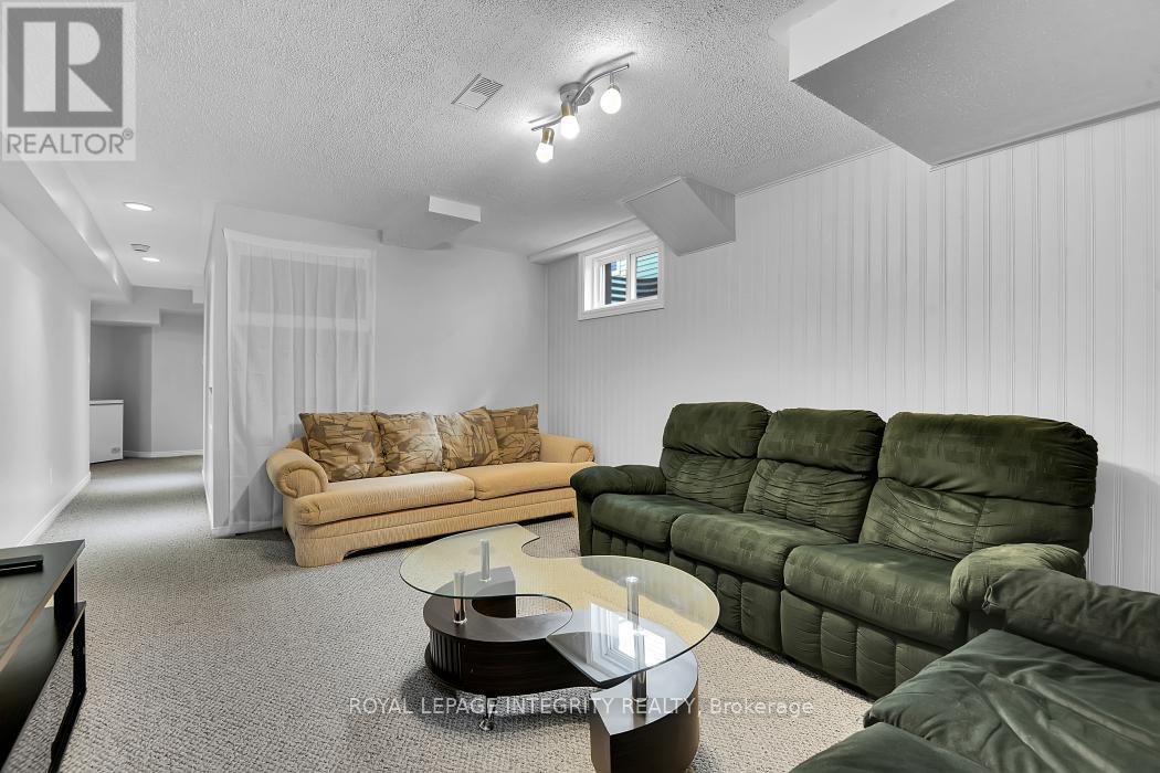 97 GRENADIER WAY - 28