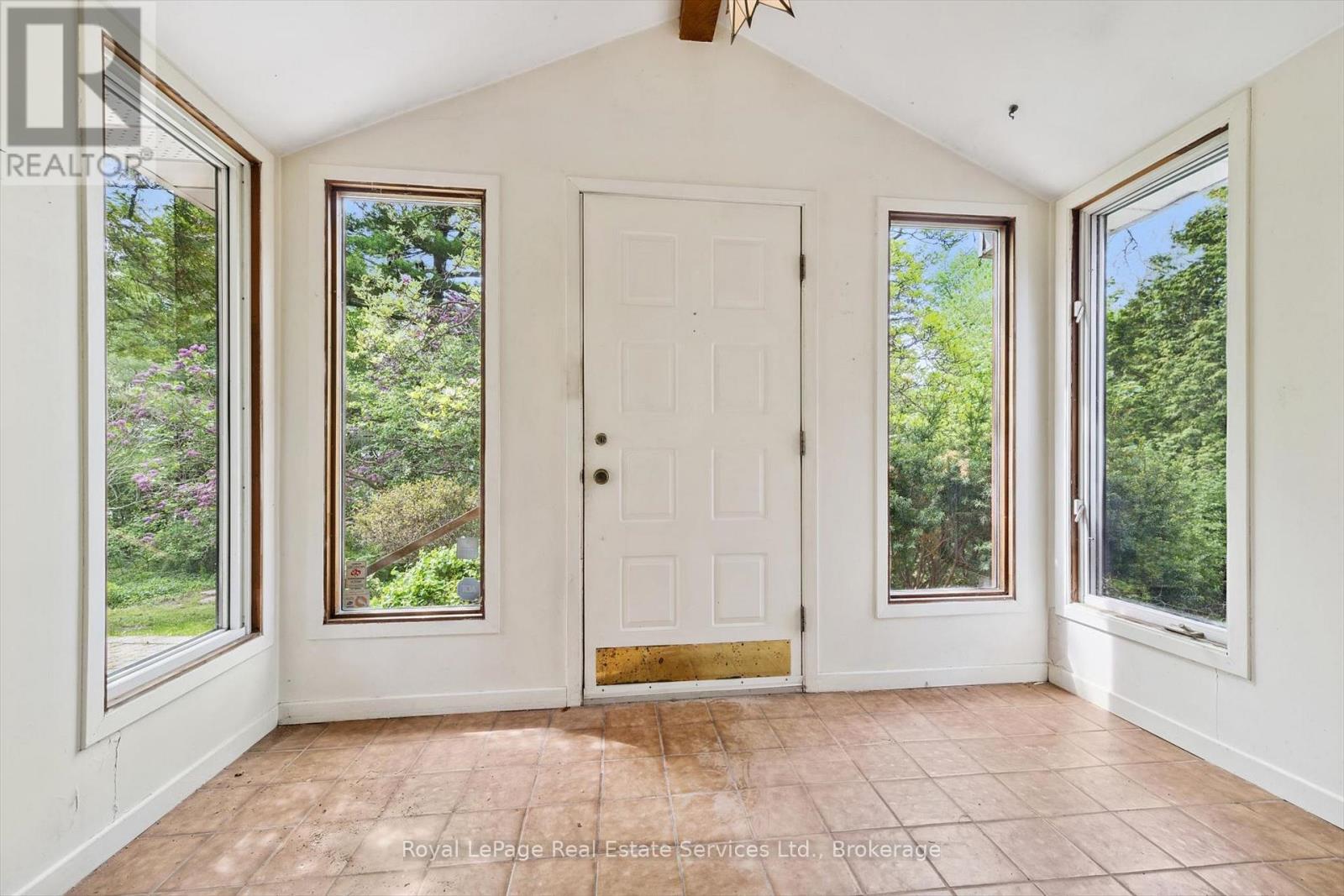 1118 MELVIN AVENUE - 12