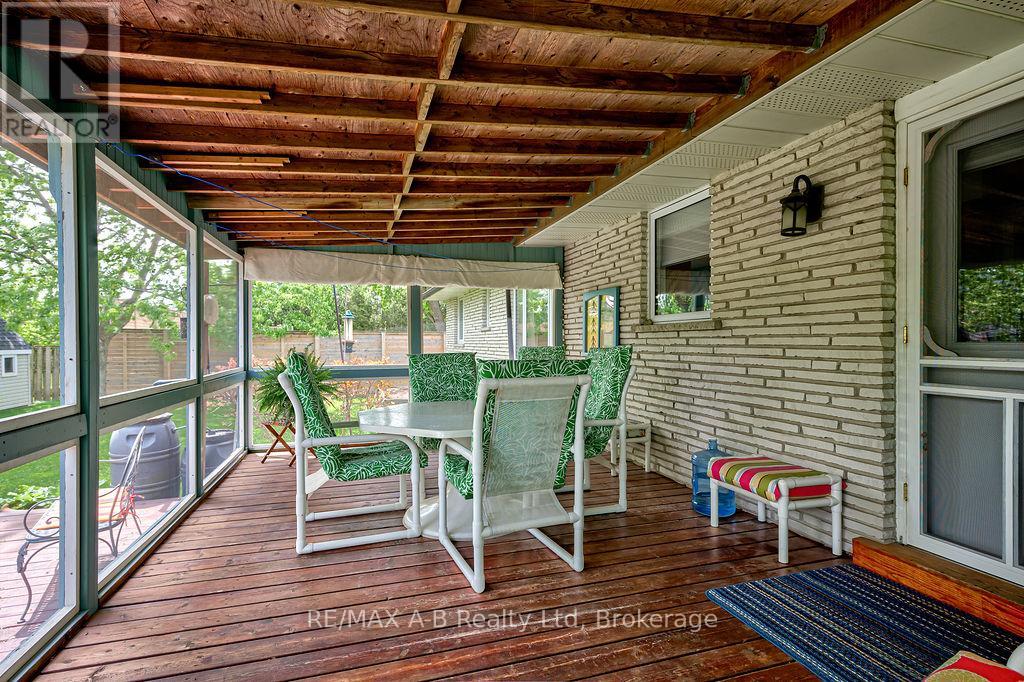 815 O'LOANE AVENUE - 31