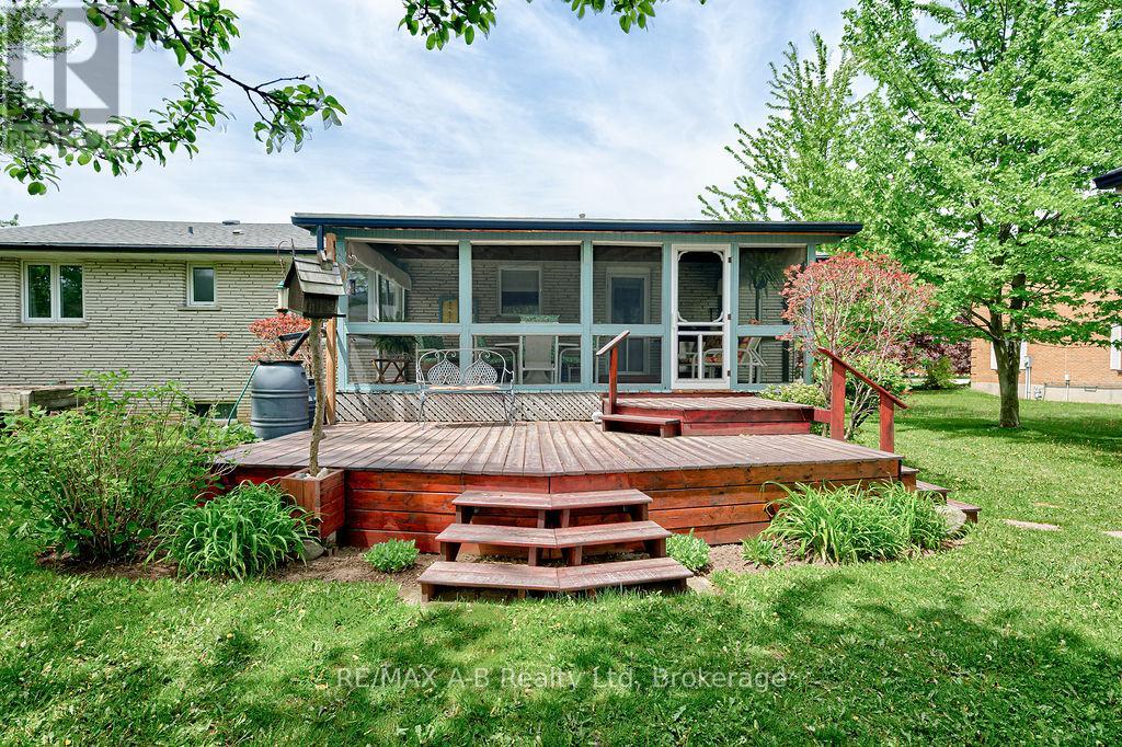 815 O'LOANE AVENUE - 28