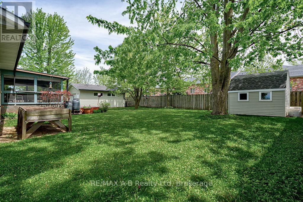 815 O'LOANE AVENUE - 34