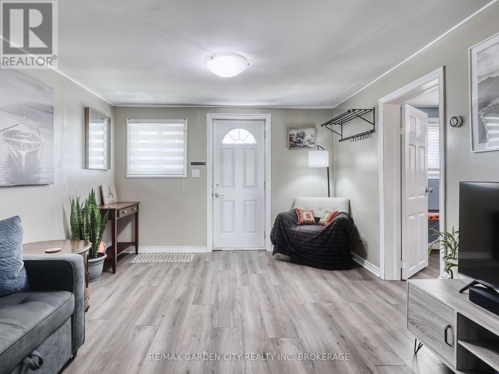 73 HARRIET STREET - 9