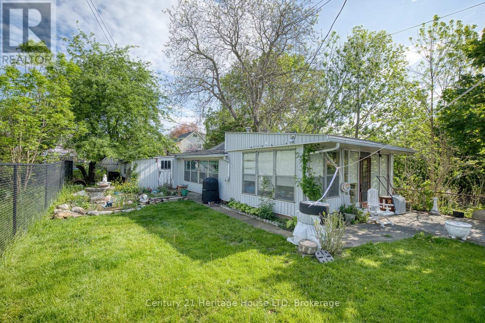 20 DUFFERIN STREET - 29