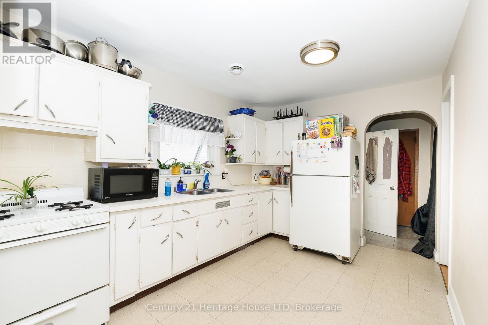 20 DUFFERIN STREET - 9