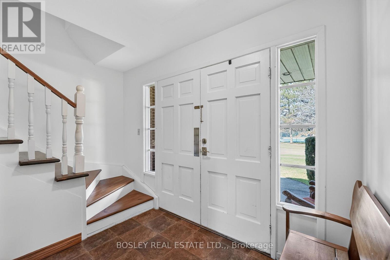 15 UPPER CANADA DRIVE - 12