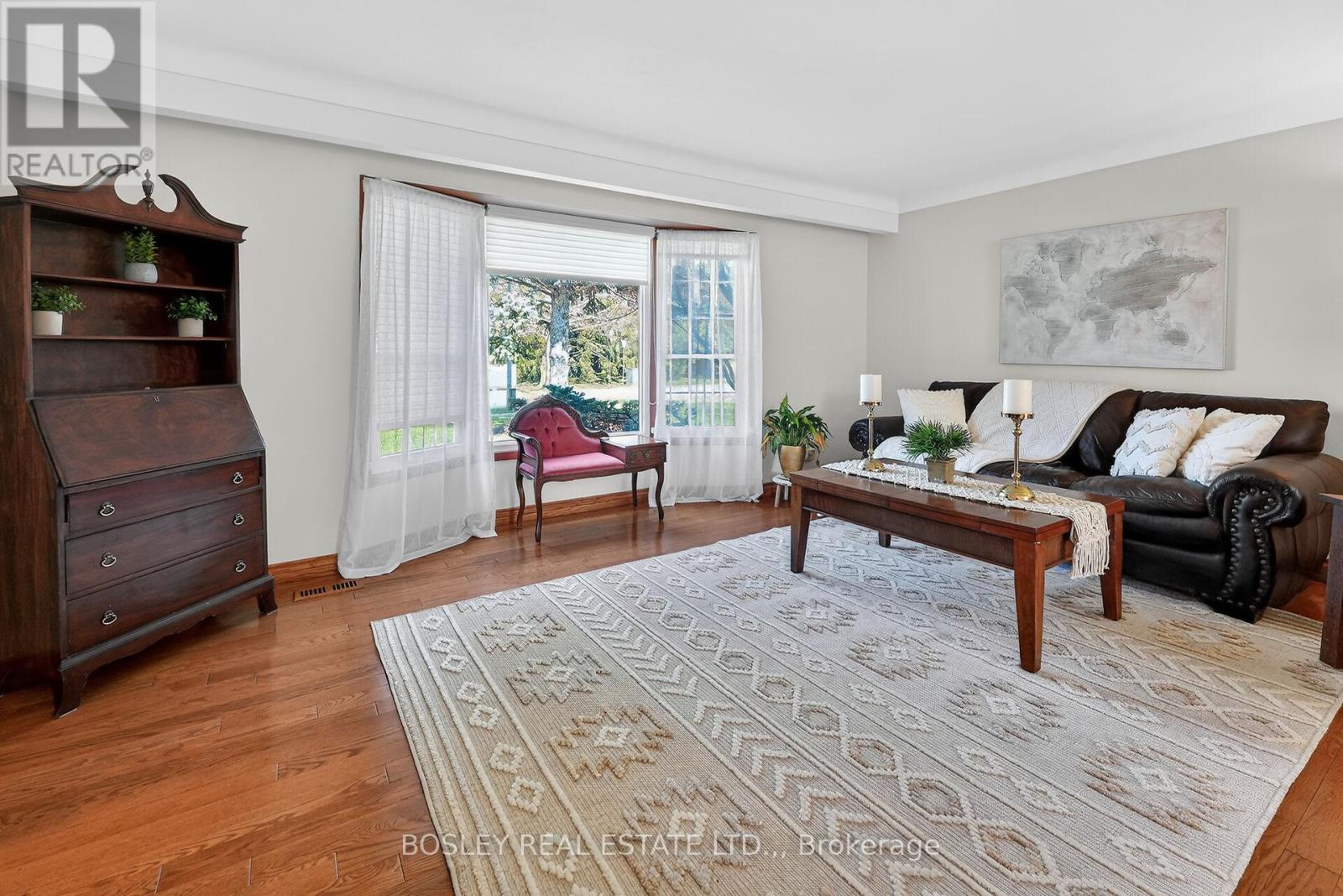 15 UPPER CANADA DRIVE - 13
