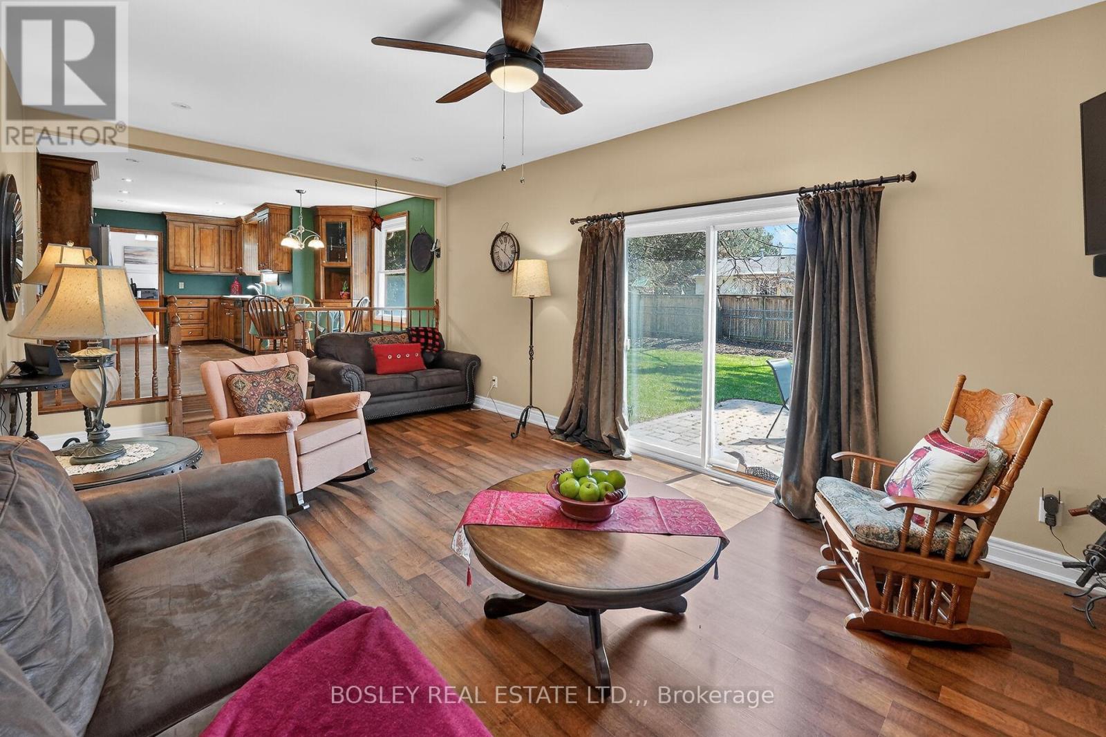 15 UPPER CANADA DRIVE - 20