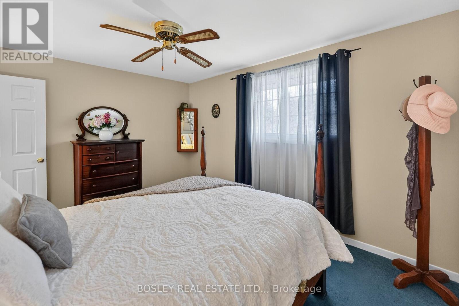 15 UPPER CANADA DRIVE - 23