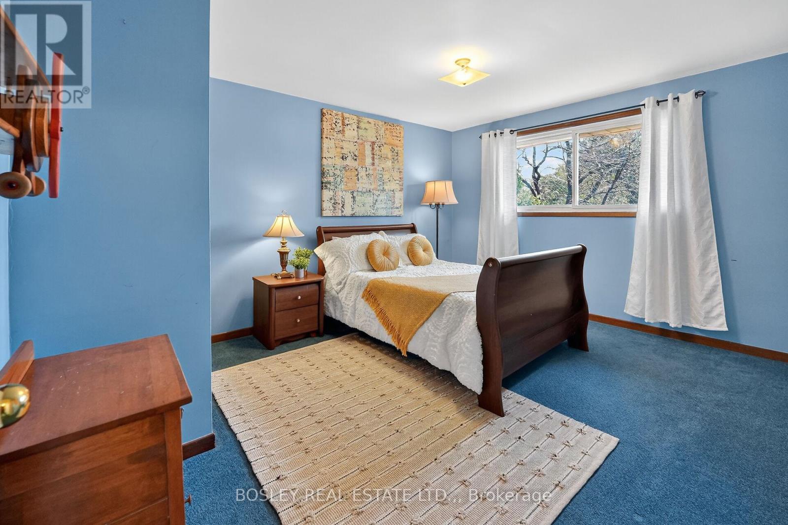 15 UPPER CANADA DRIVE - 6
