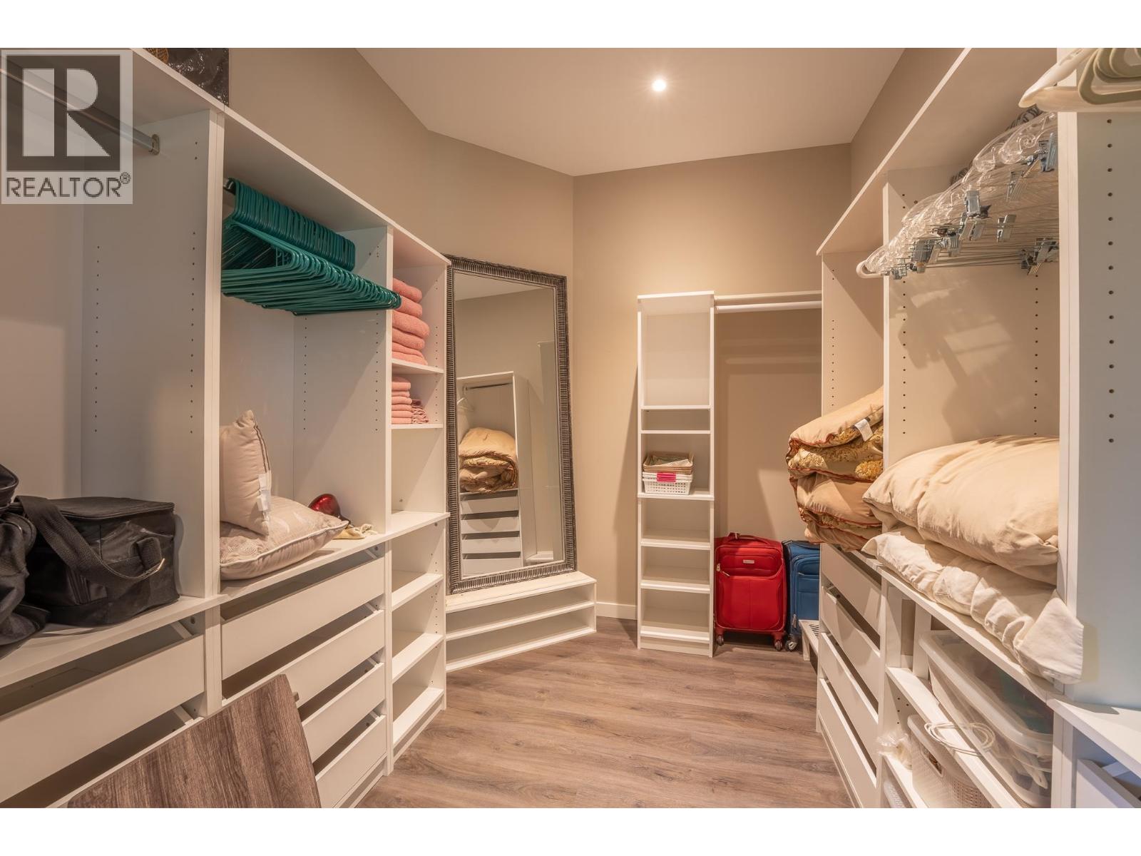 4898 TELQUA DRIVE - 27