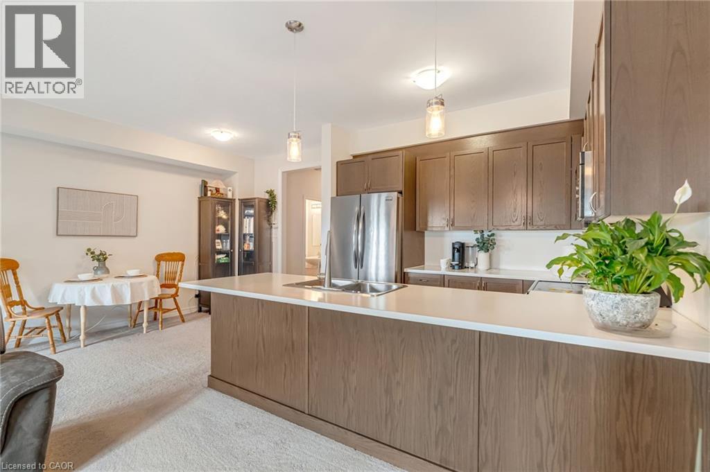 26 HISCOTT Drive, Waterdown, Ontario, L8B0A3 — Photo 6