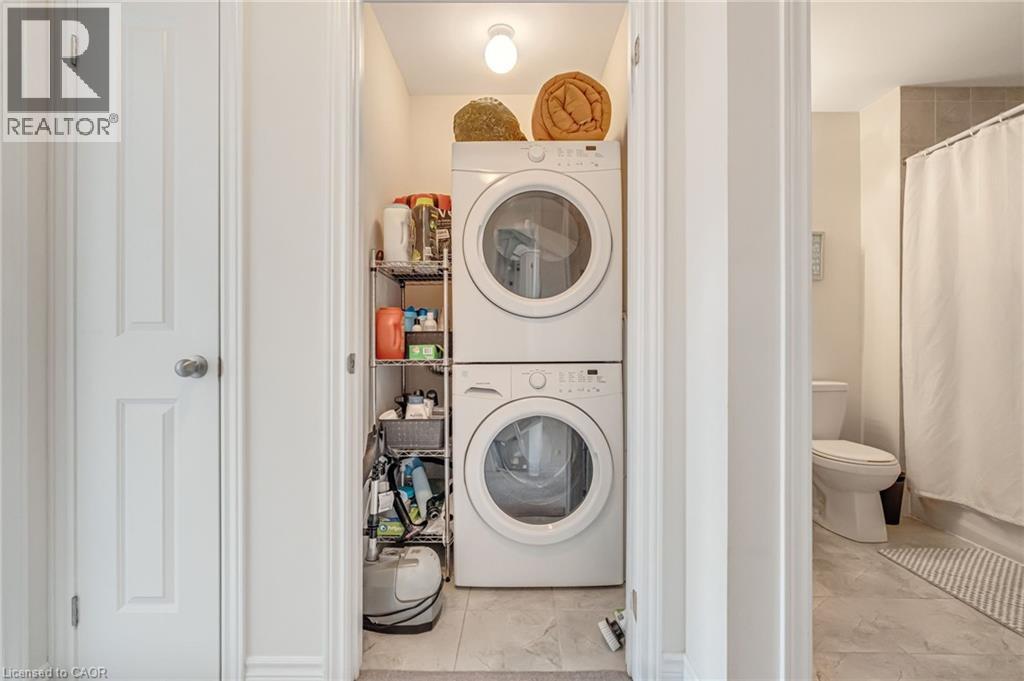 26 HISCOTT Drive, Waterdown, Ontario, L8B0A3 — Photo 2