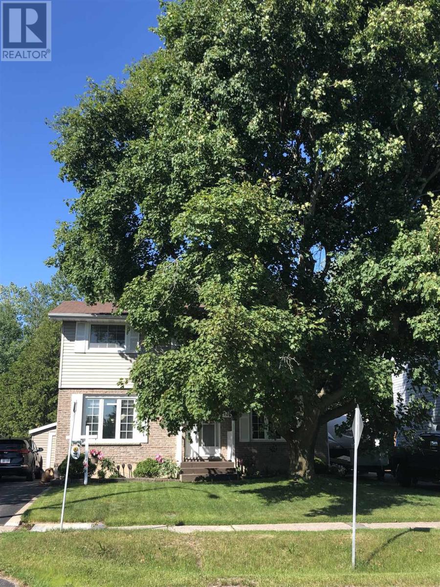 132 Glen AVE, Sault Ste. Marie, Ontario, P6A5E2 — Photo 3
