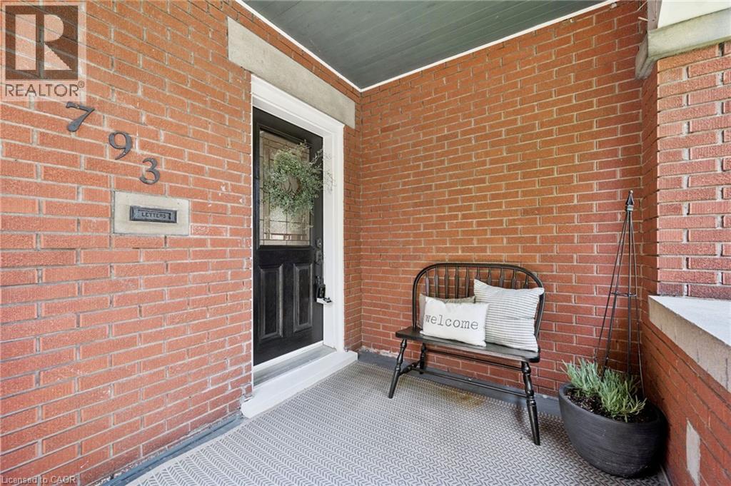 793 BELMONT Avenue W - 5