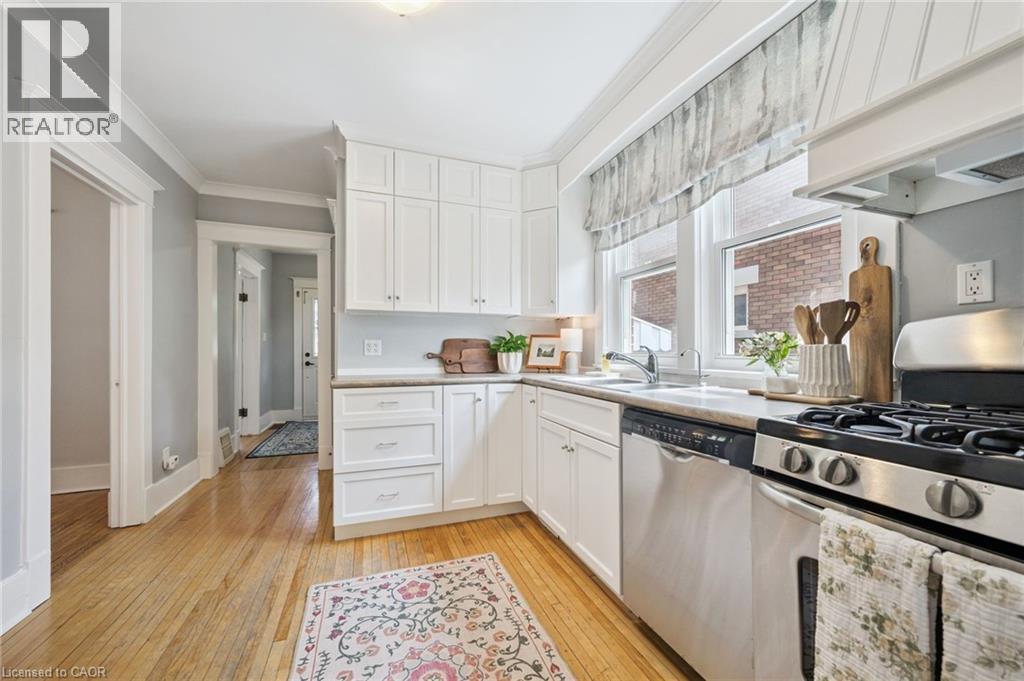 793 BELMONT Avenue W - 13