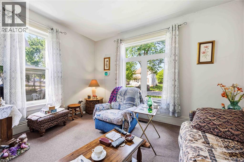 394 Palmerston STREET South - 9