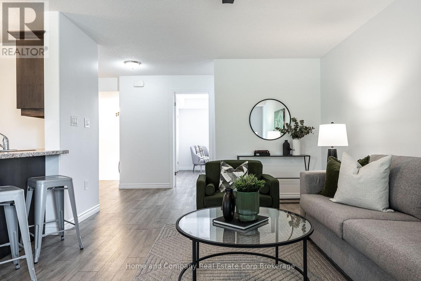 #4 148 BORDEN STREET - 10