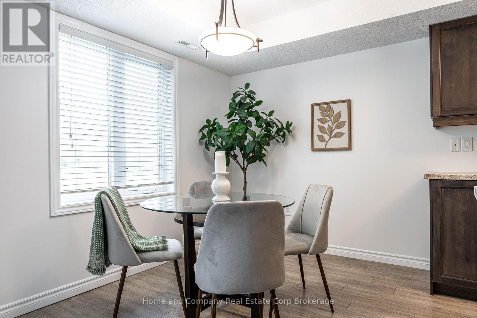 #4 148 BORDEN STREET - 12