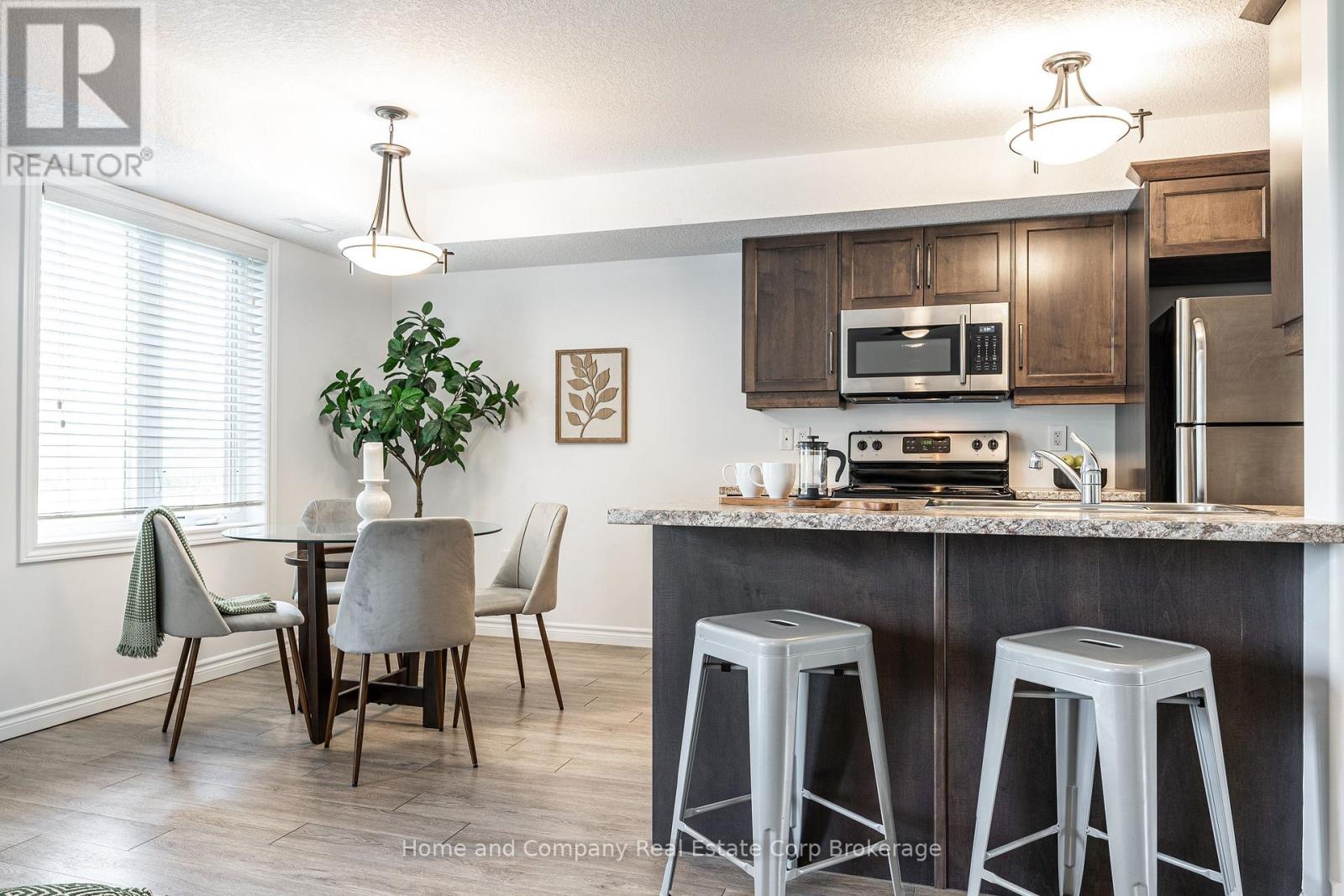 #4 148 BORDEN STREET - 16