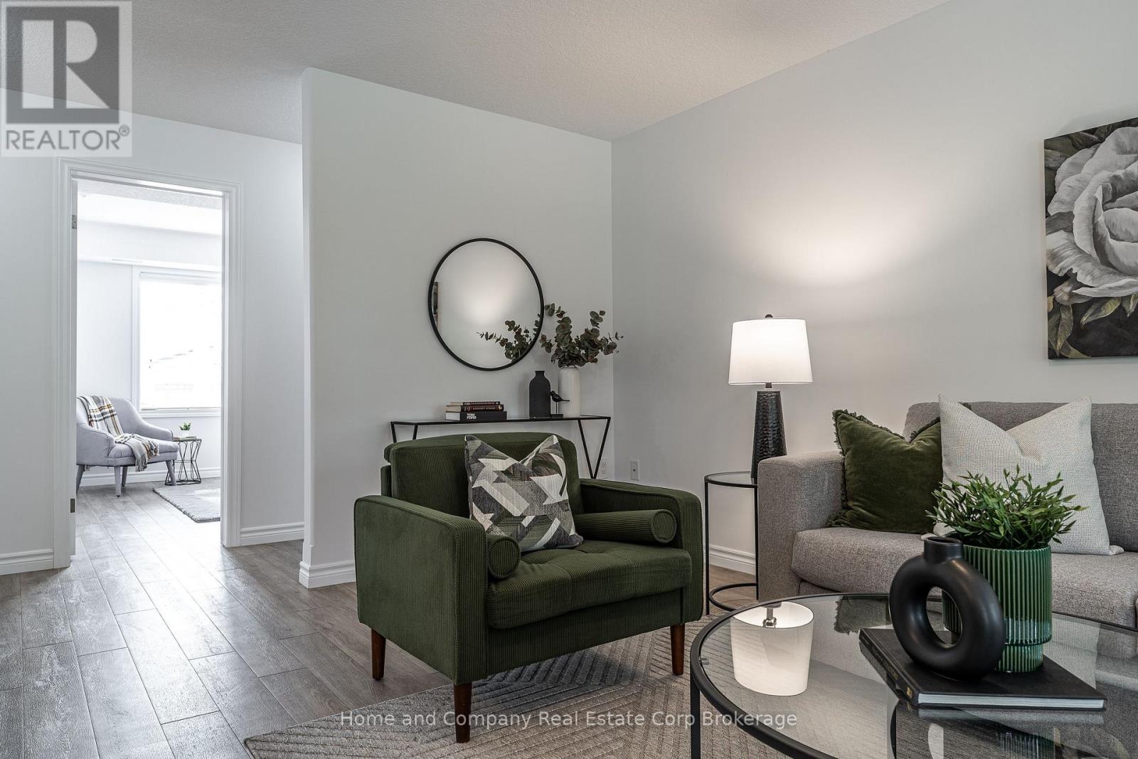 #4 148 BORDEN STREET - 5
