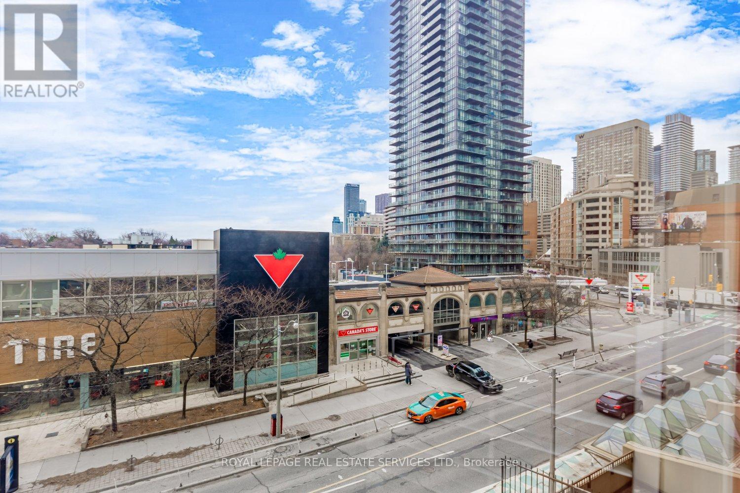#403 900 YONGE STREET - 28