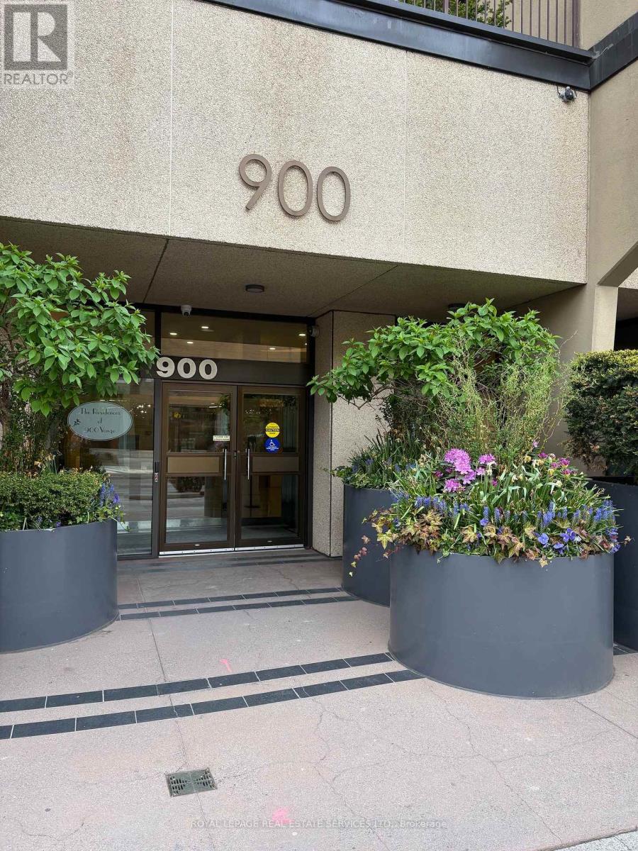 #403 900 YONGE STREET - 30