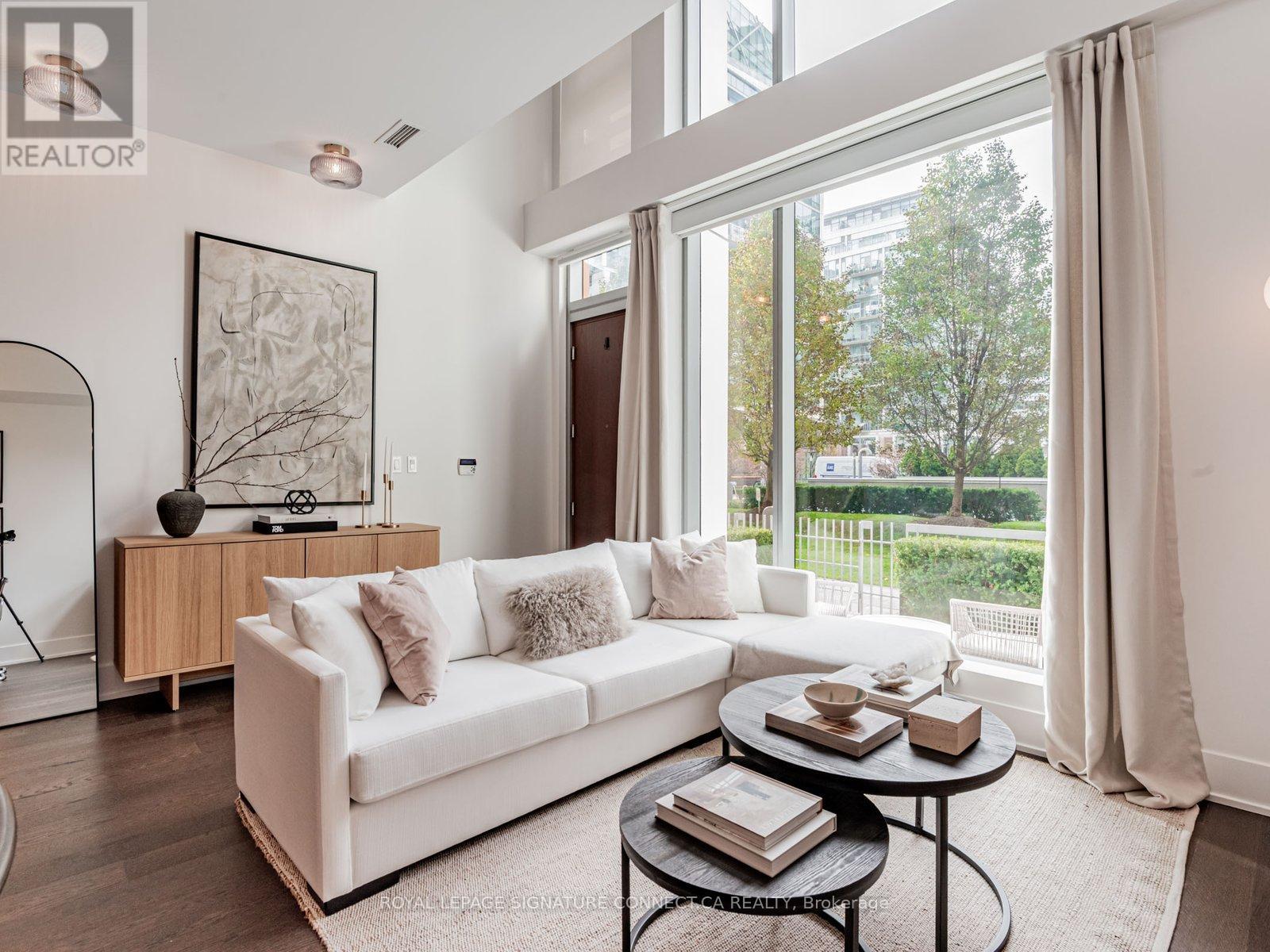 Listing photo of TH132 - 39 QUEENS QUAY E