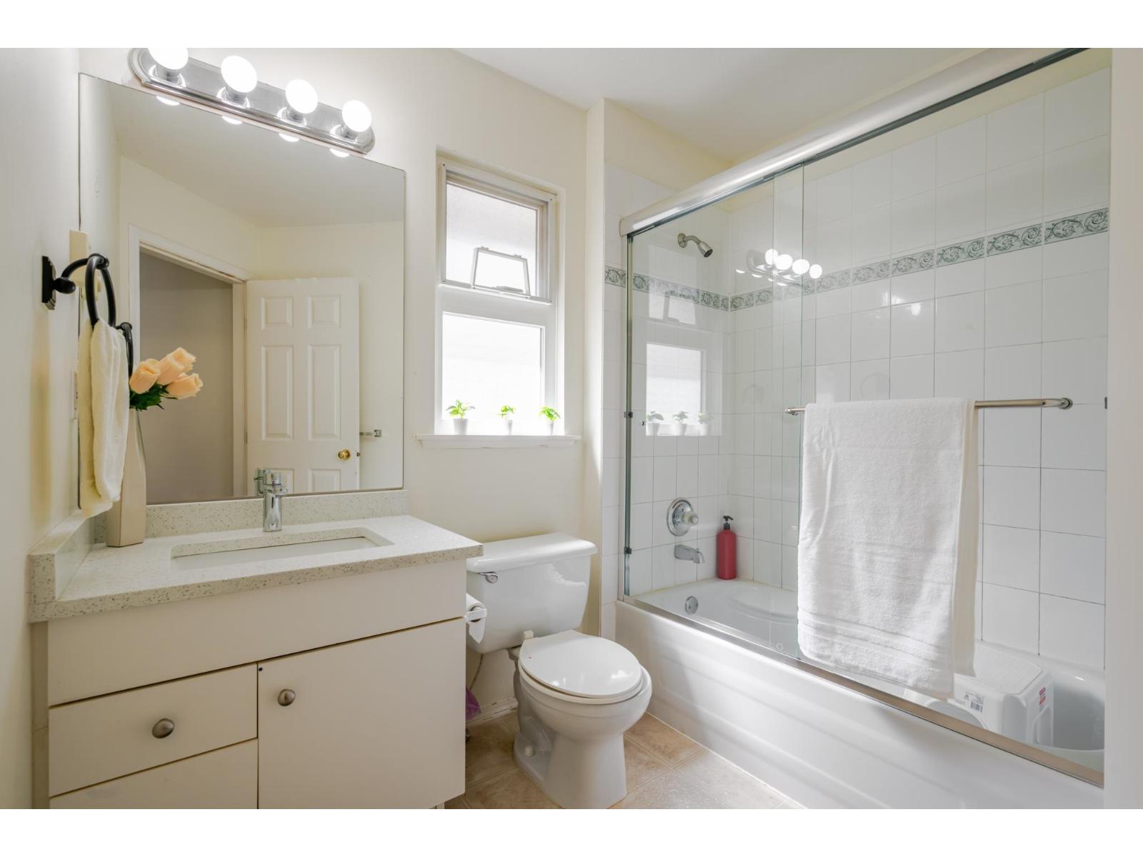 7 Bed, 5 Bath House for Sale in Surrey – 18162 69 AVENUE, Surrey – MLS# R3124308 - Image 18