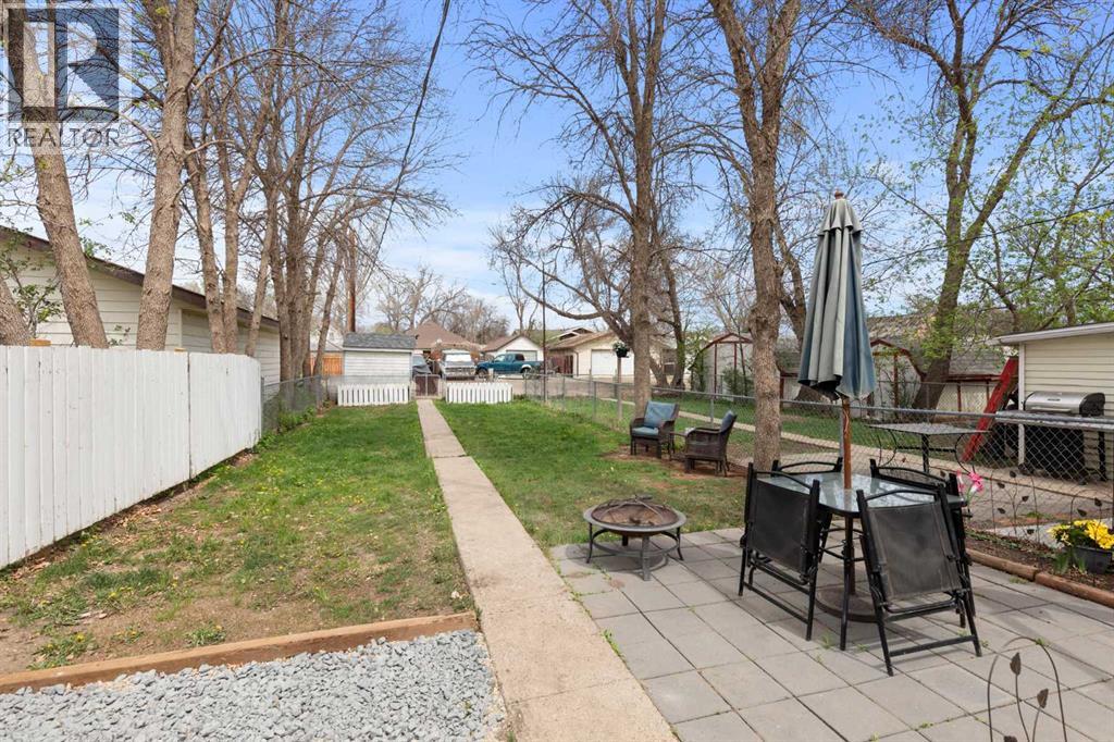 946 Queen Street SE - 19