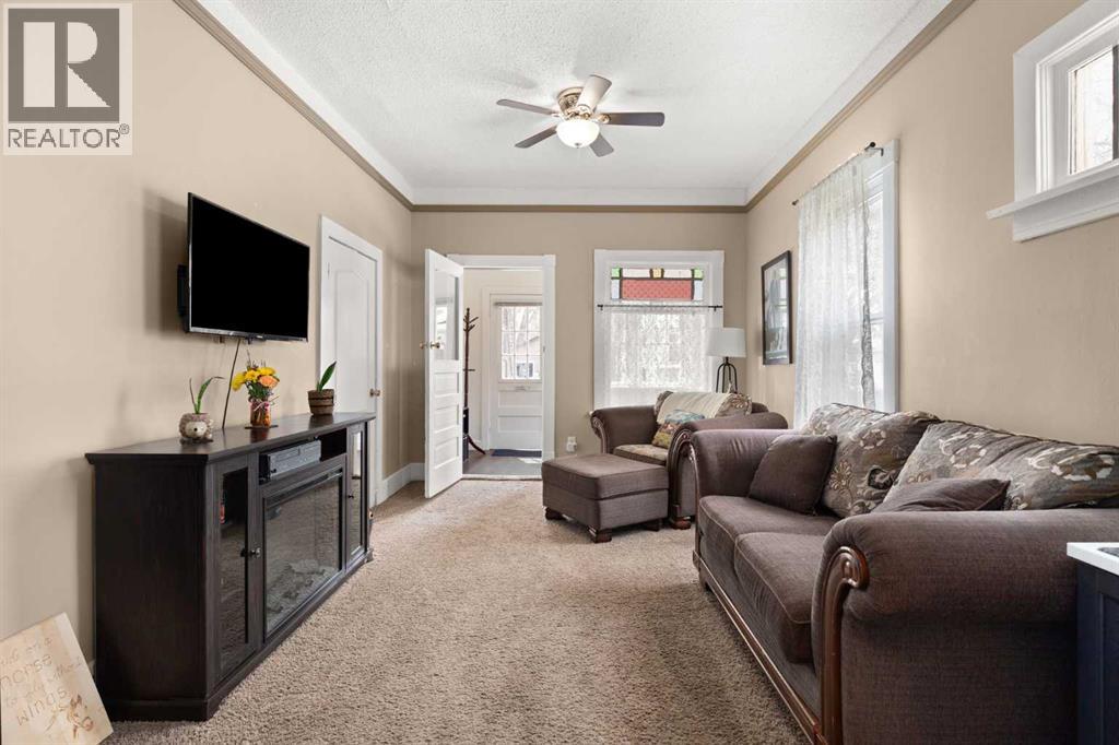 946 Queen Street SE - 6