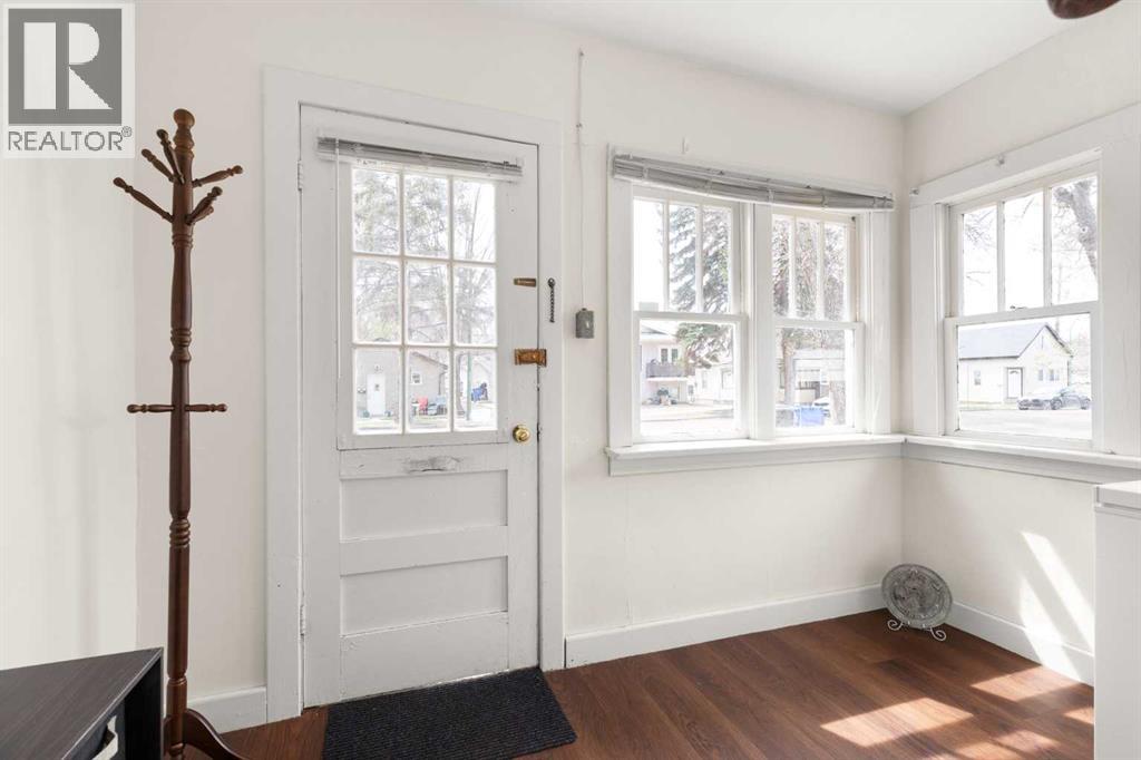 946 Queen Street SE - Image 3