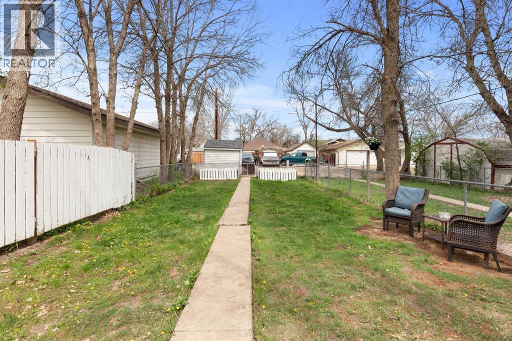 946 Queen Street SE - 20
