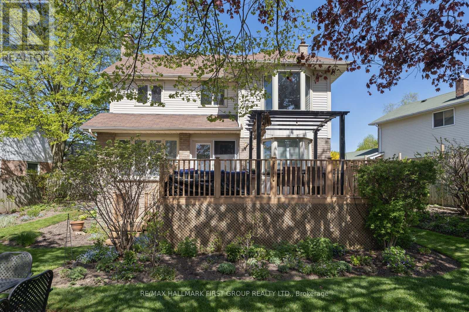 28 EMPSON COURT - 39