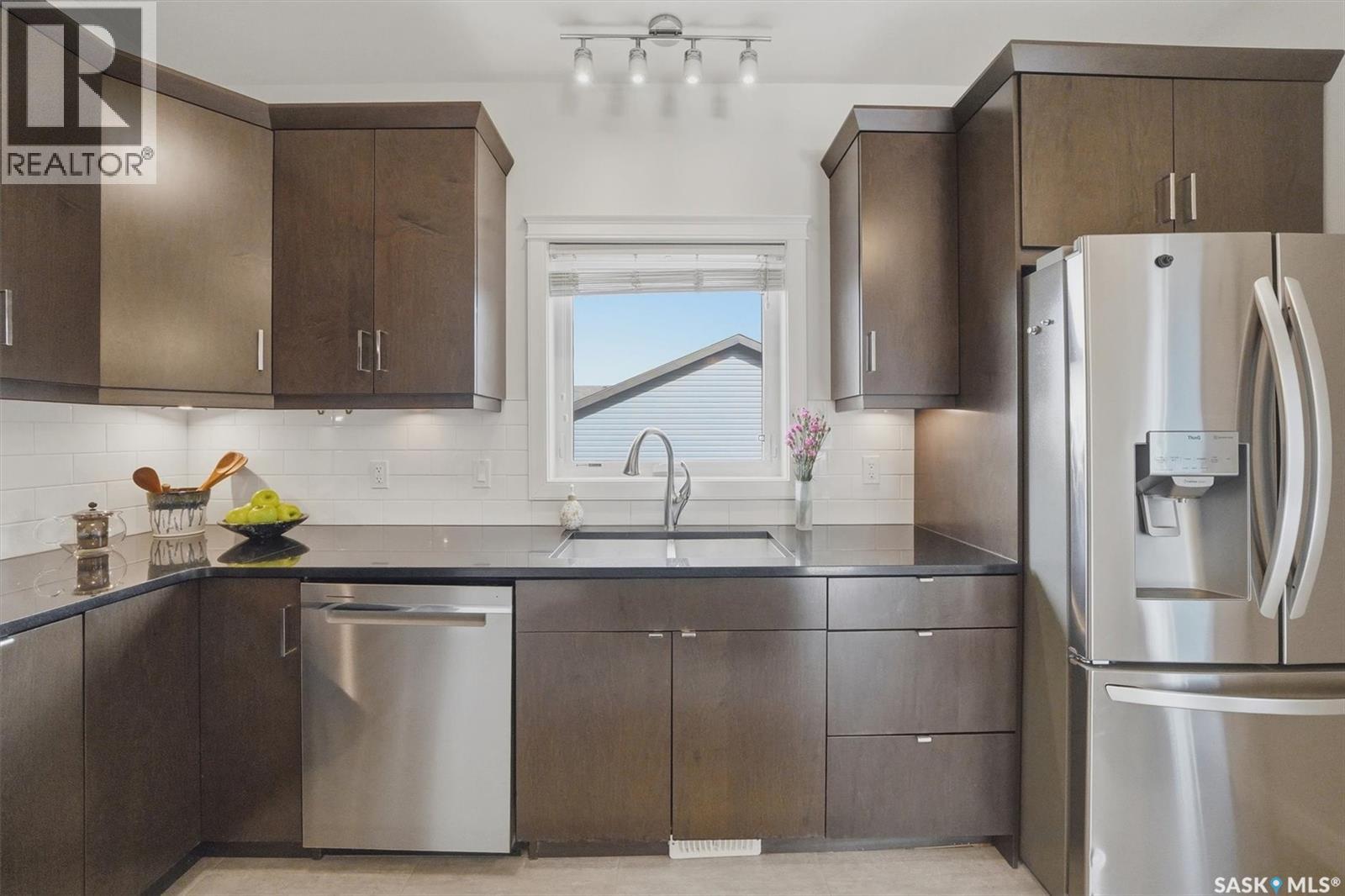 530 Maple CRESCENT - 11