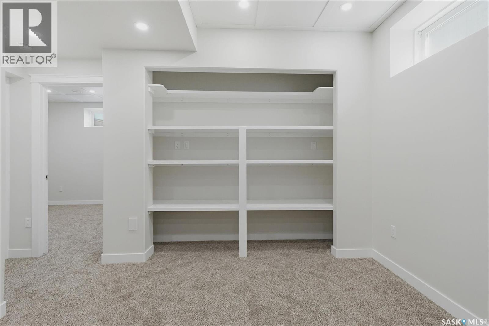 530 Maple CRESCENT - 34