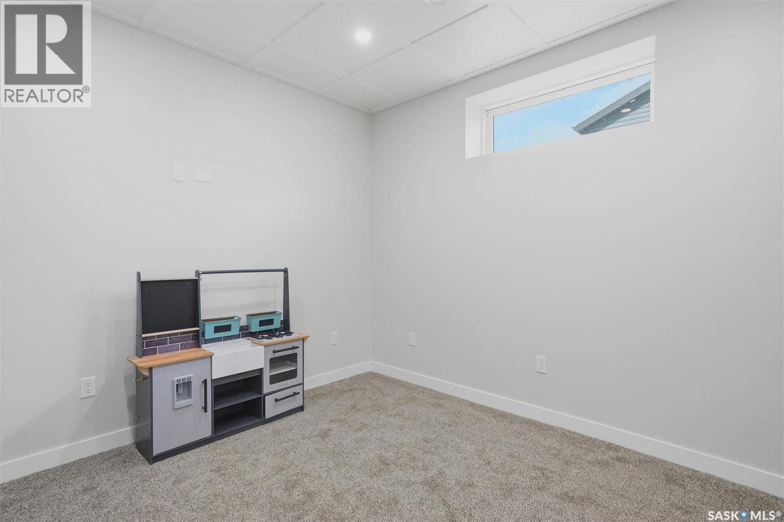 530 Maple CRESCENT - 36