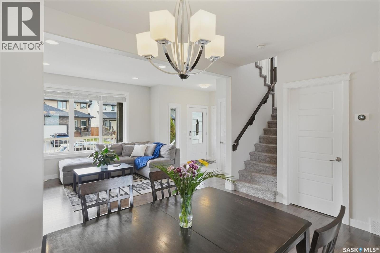 530 Maple CRESCENT - 9