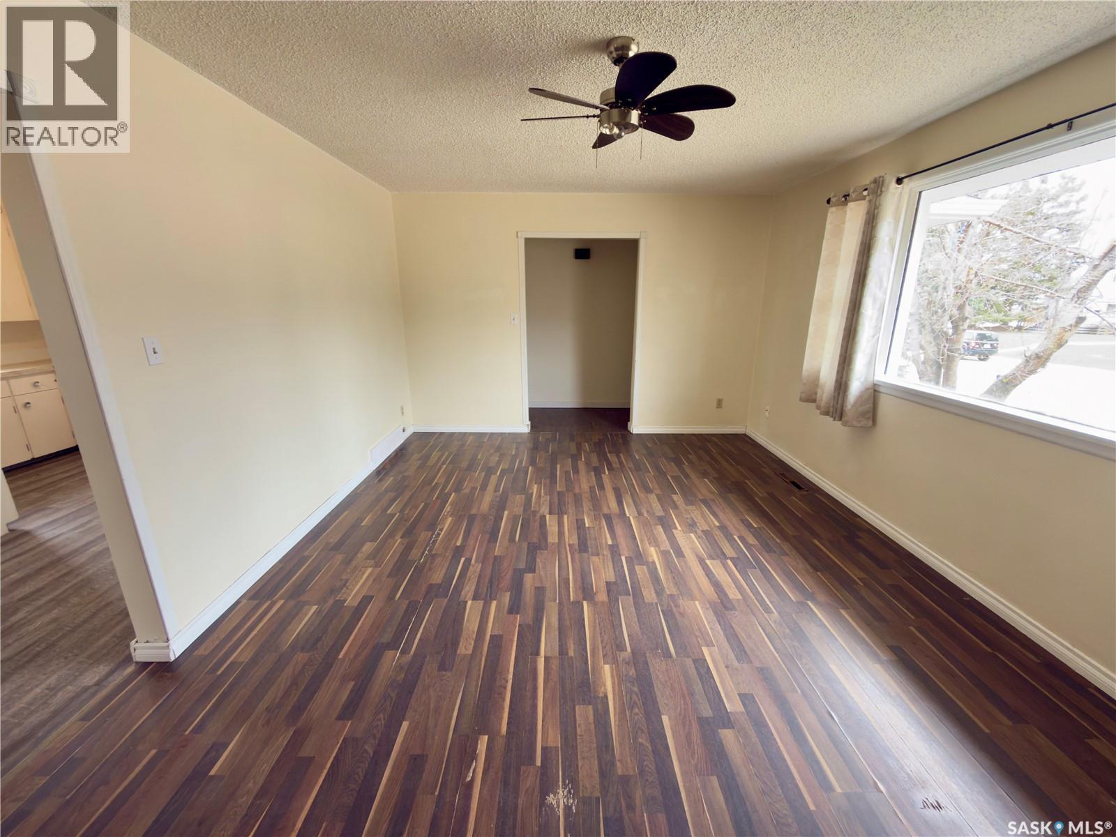 233 23rd STREET W - Image 2
