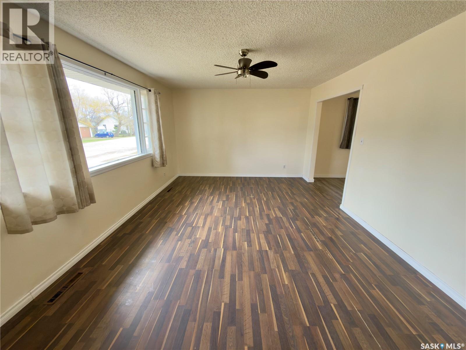 233 23rd STREET W - Image 3