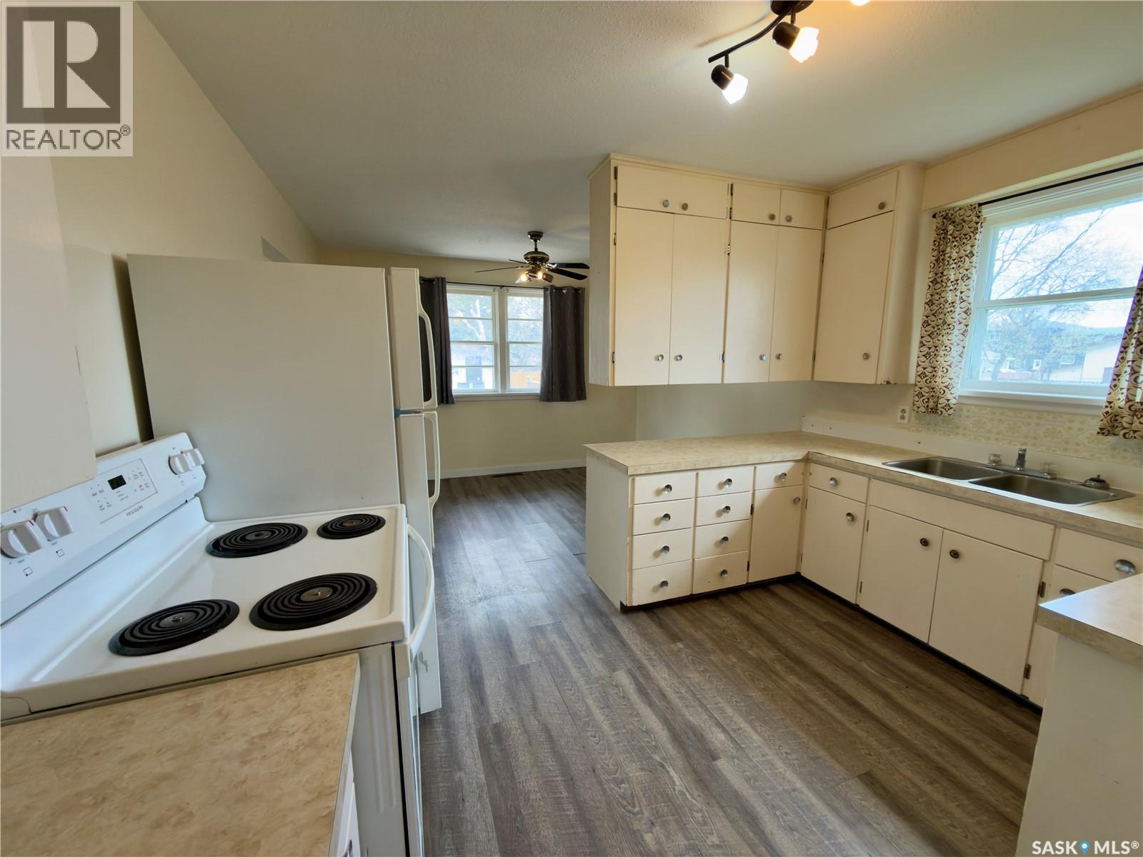 233 23rd STREET W - 5