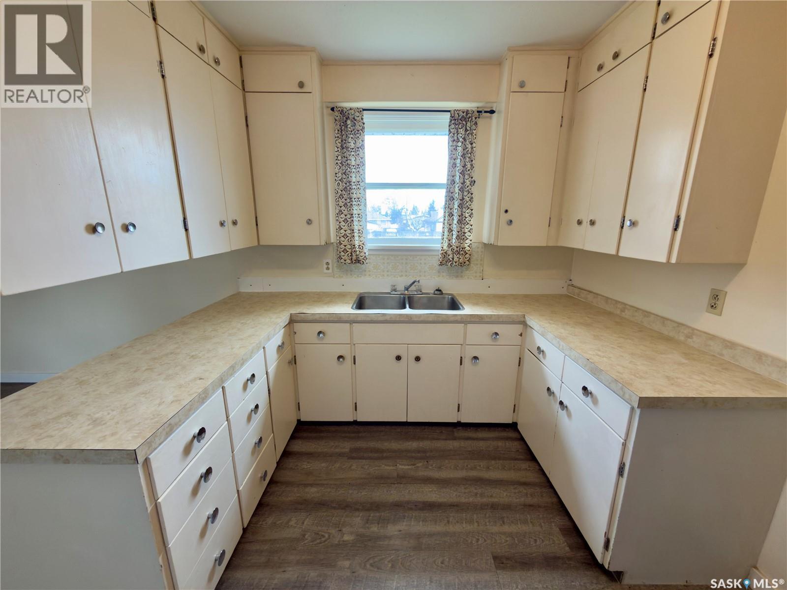 233 23rd STREET W - 6