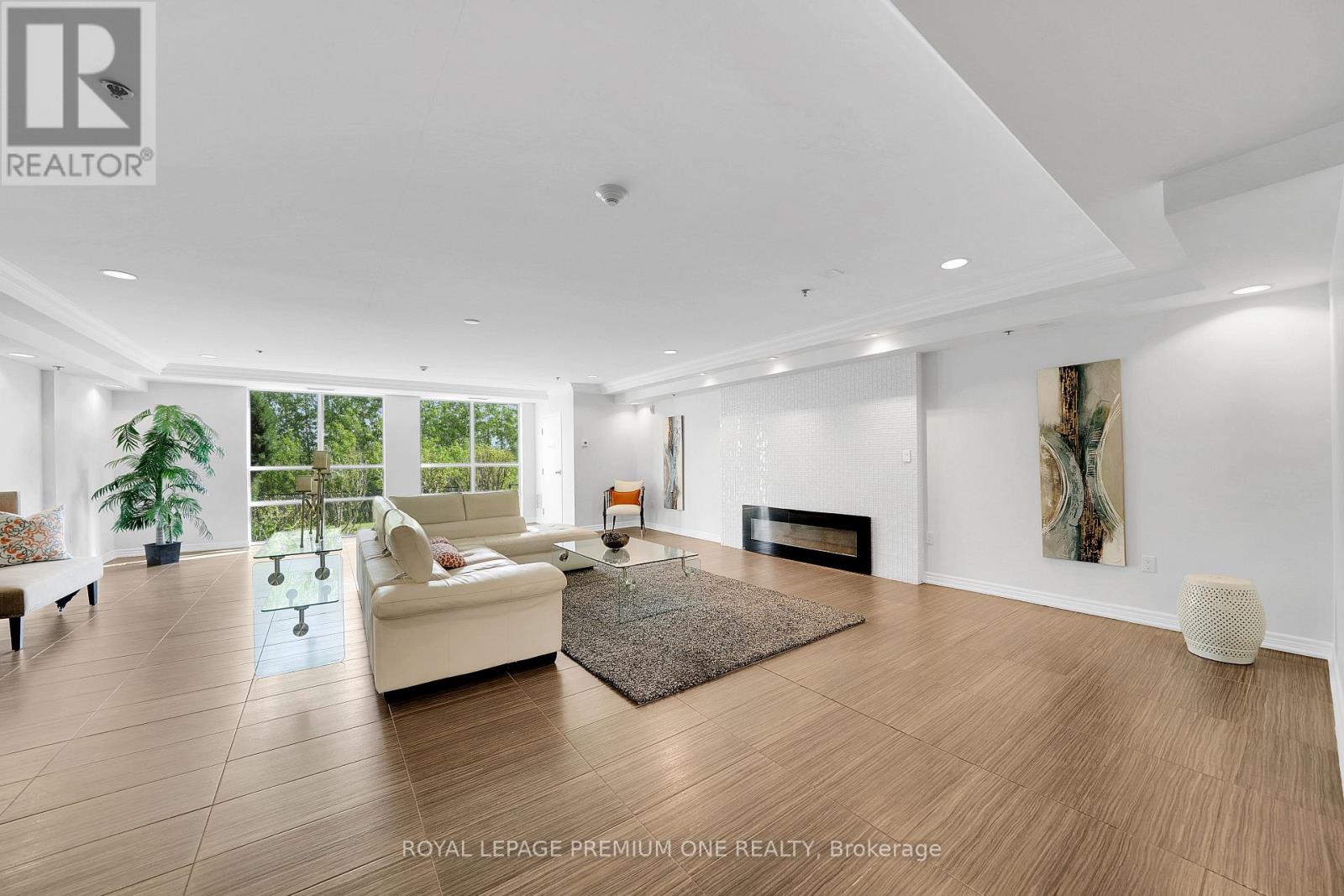 #508 1419 COSTIGAN ROAD - 12