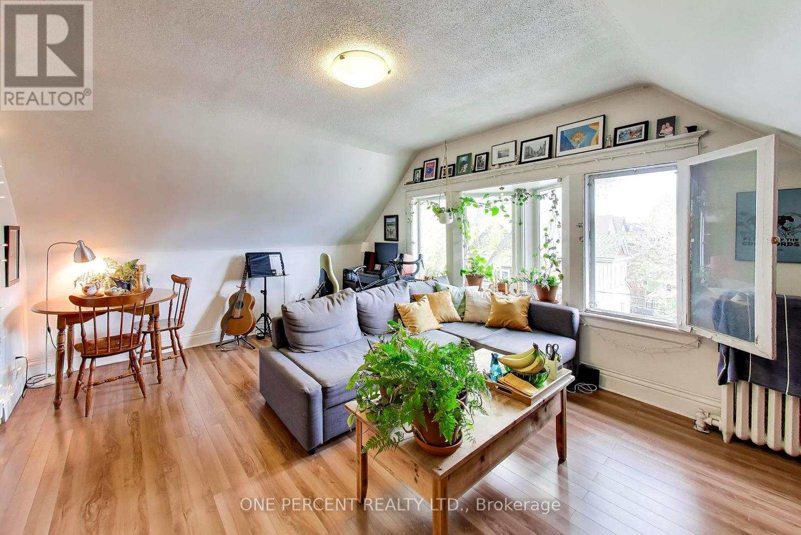 252 WRIGHT AVENUE - 24