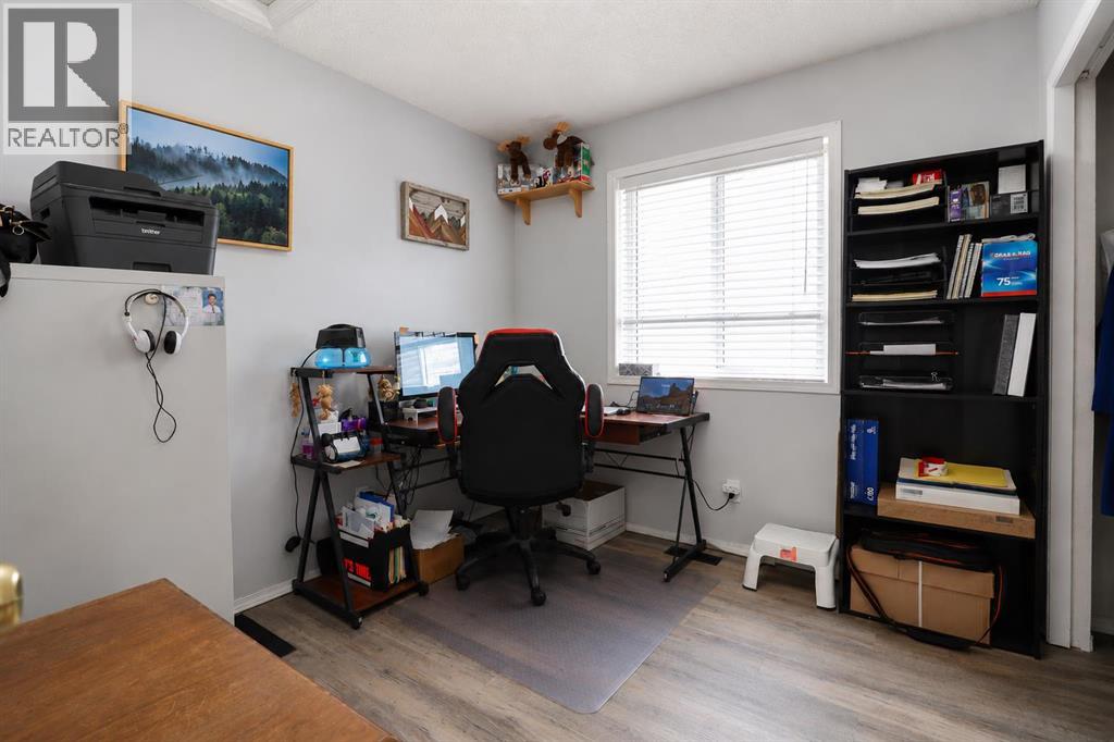 11329 92B Street - 15