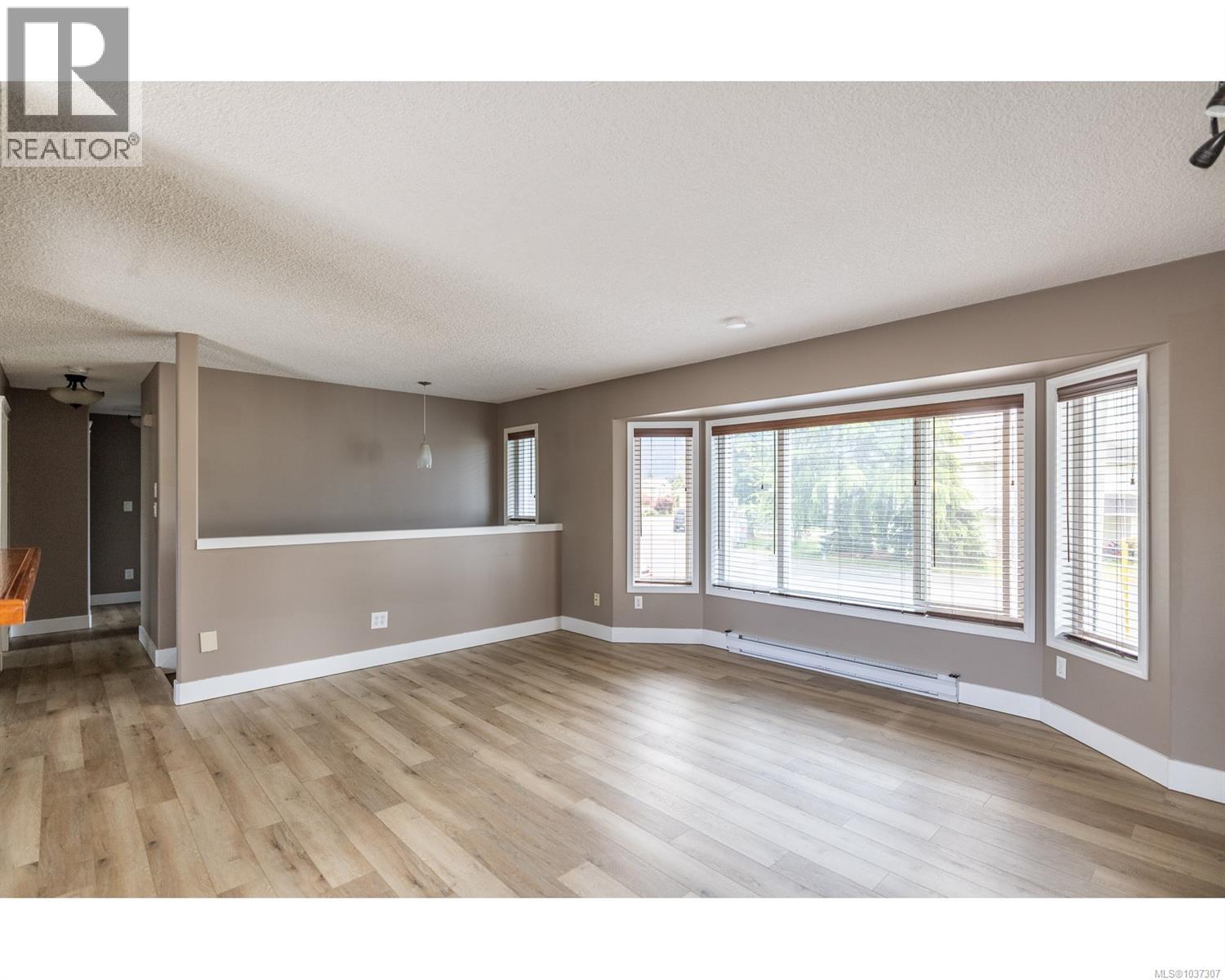 5202 Kaitlyns Way - 3