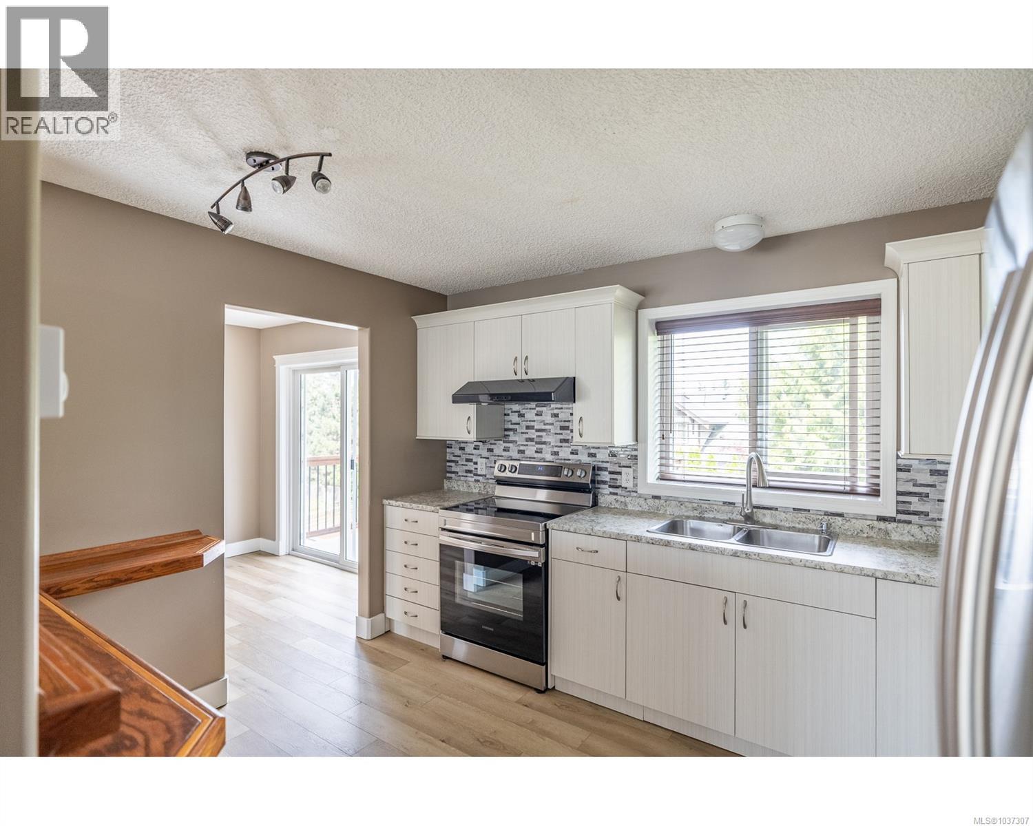 5202 Kaitlyns Way - 30
