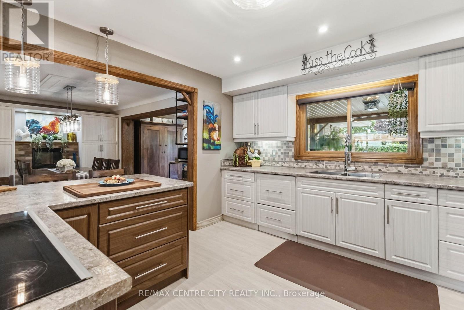 70 BRENTWOOD CRESCENT - 12