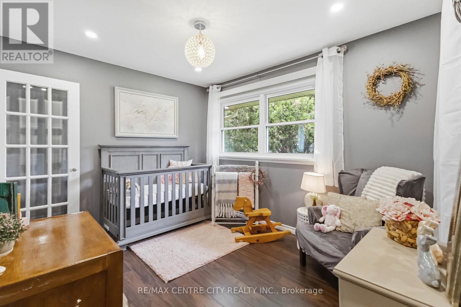 70 BRENTWOOD CRESCENT - 27