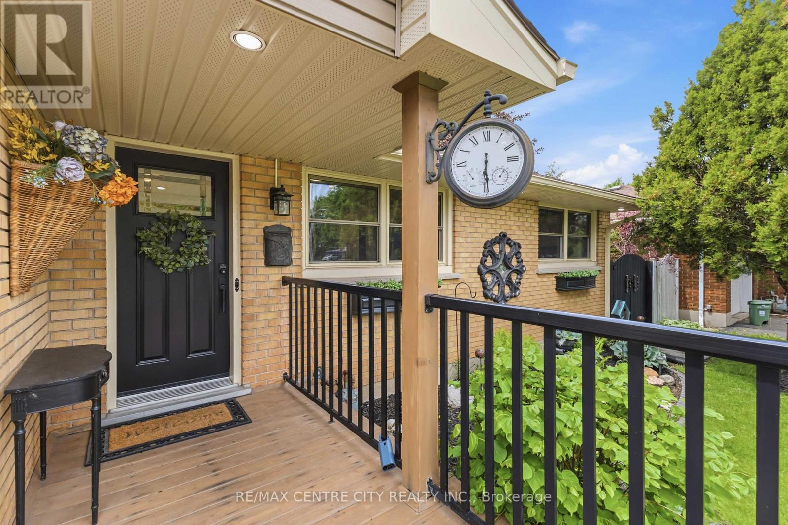70 BRENTWOOD CRESCENT - 4